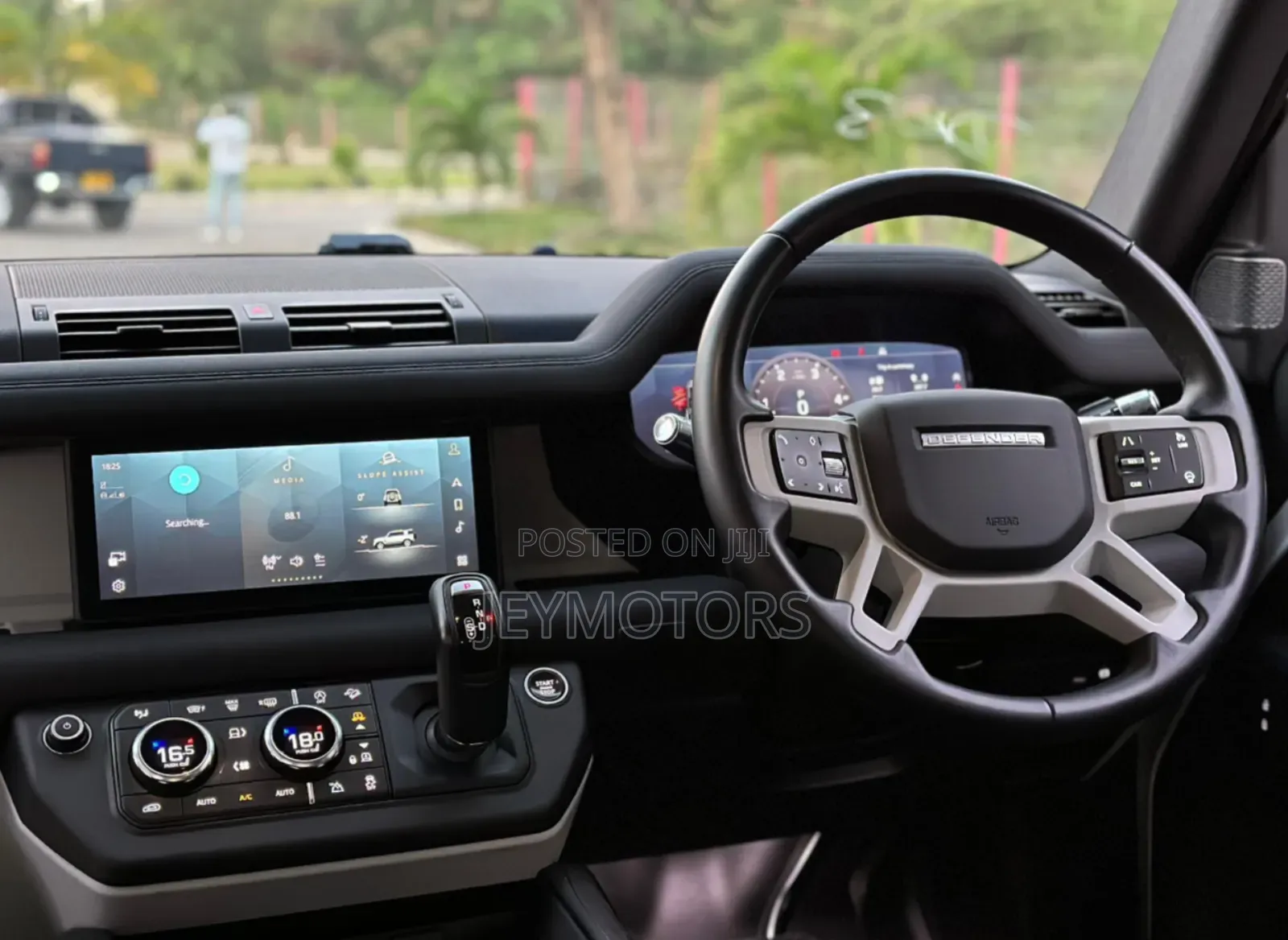 Land Rover Defender 2022 White