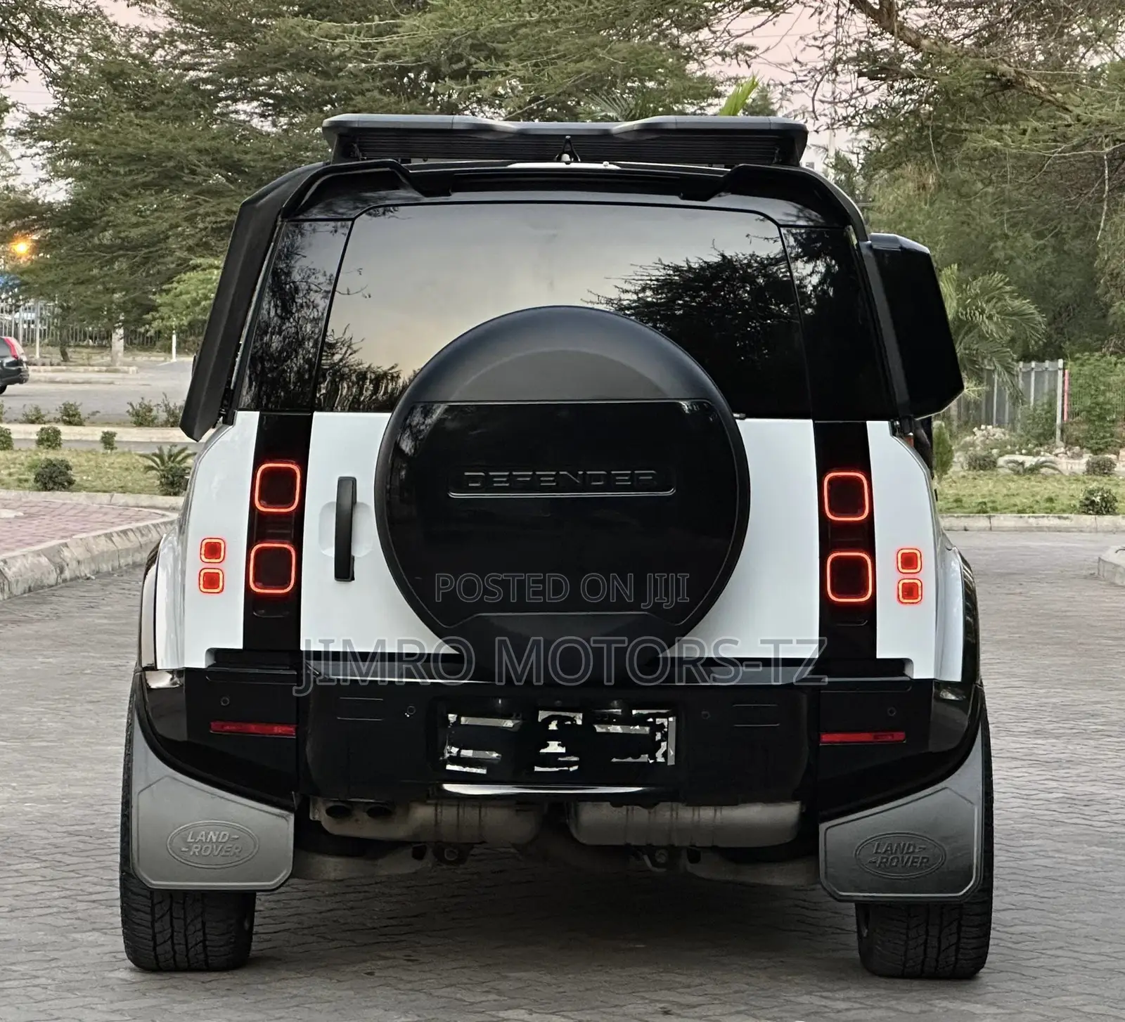 Land Rover Defender 2022 White