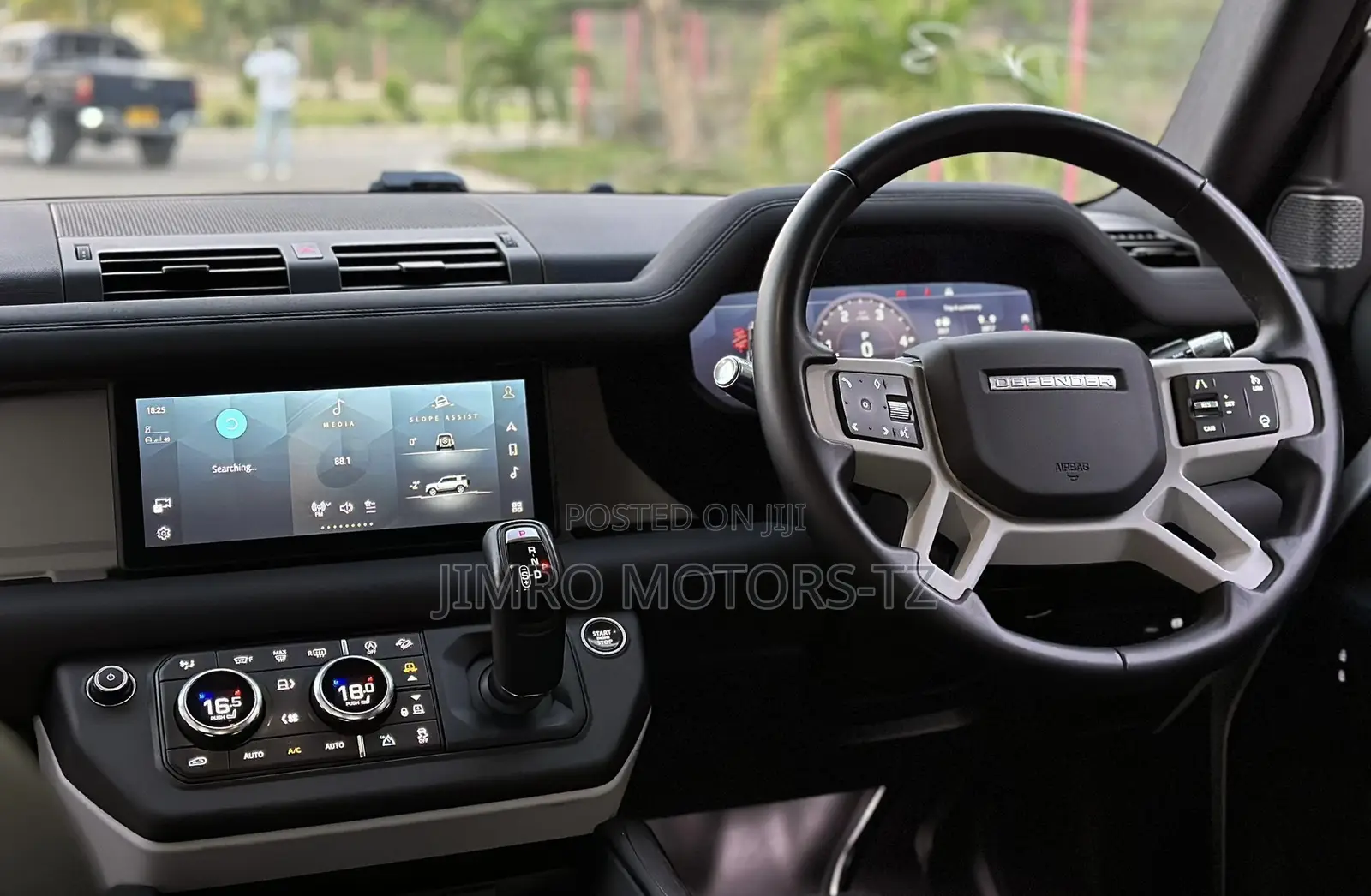 Land Rover Defender 2022 White