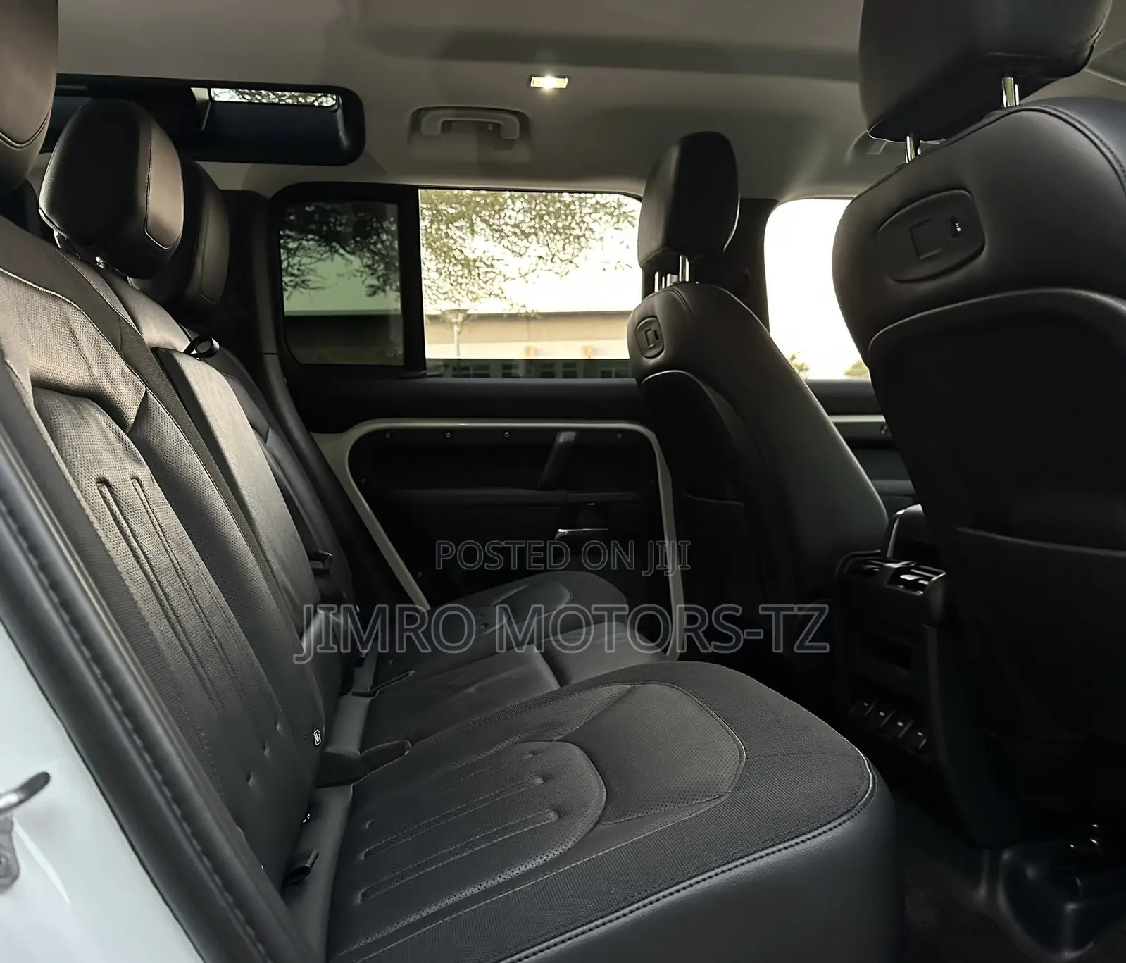 Land Rover Defender 2022 White