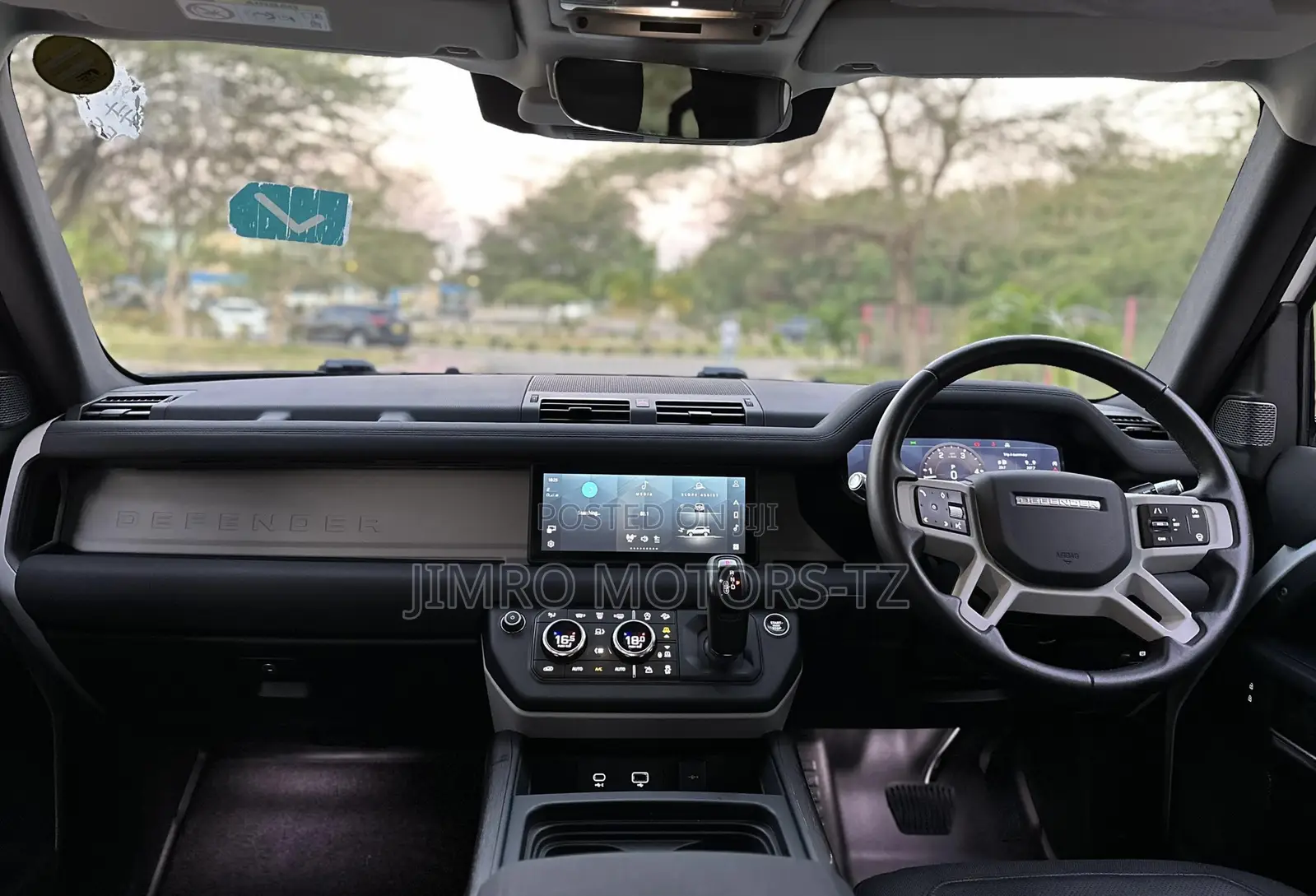 Land Rover Defender 2022 White