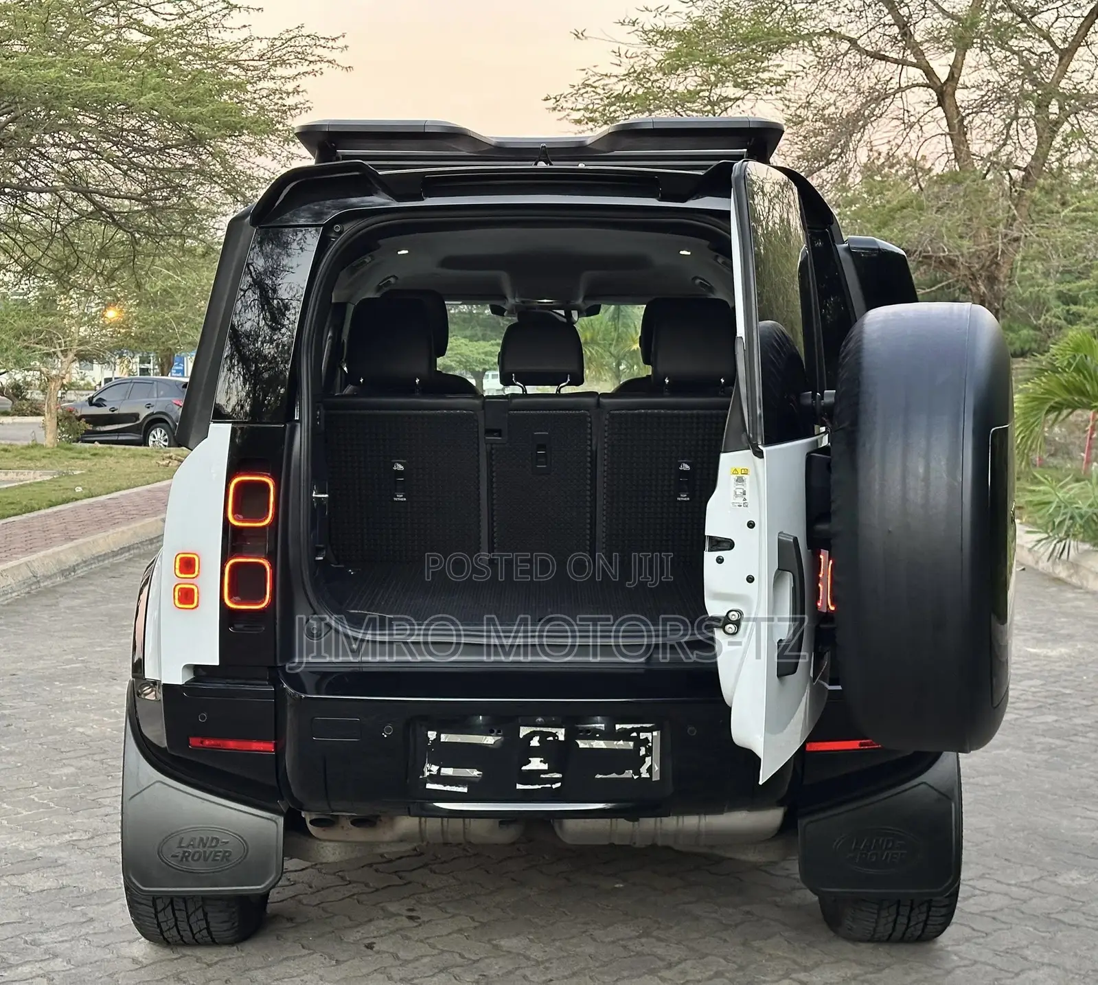 Land Rover Defender 2022 White