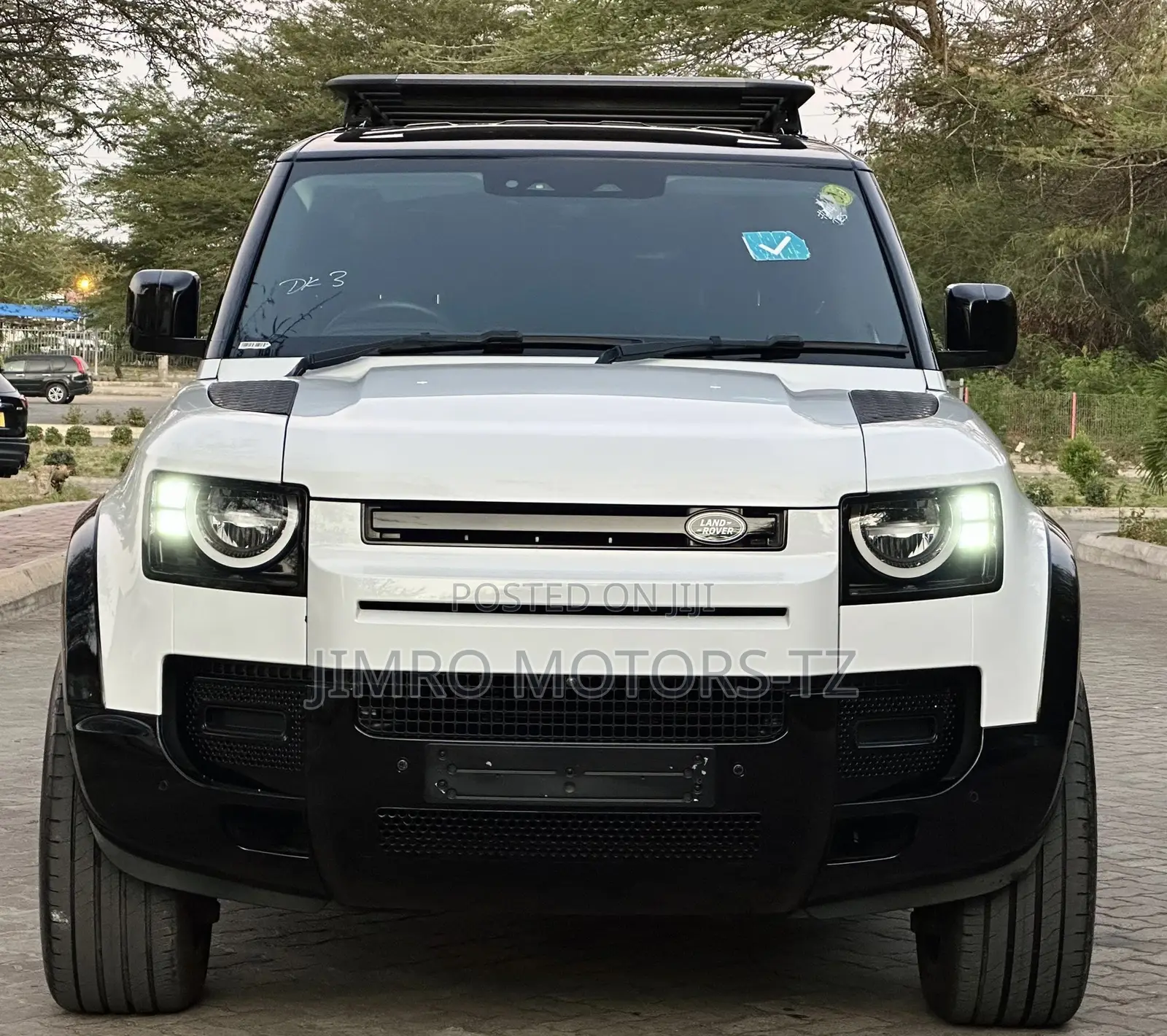Land Rover Defender 2022 White
