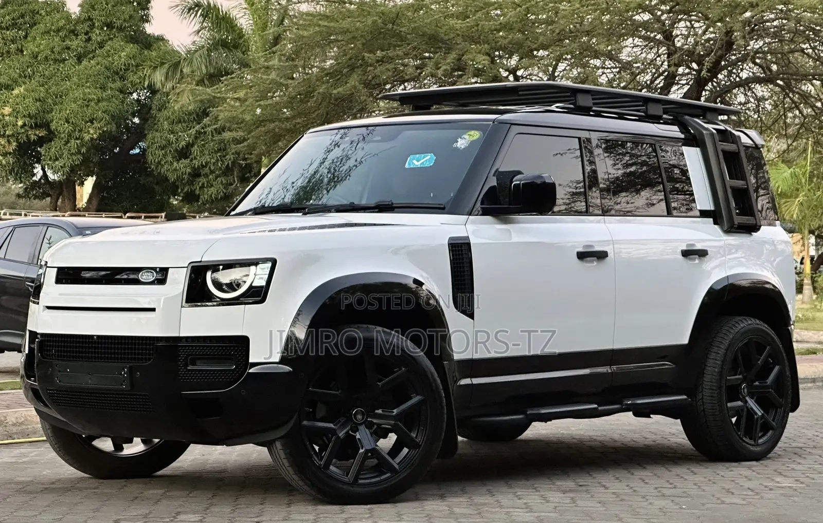 Land Rover Defender 2022 White