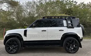 Land Rover Defender 2022 White