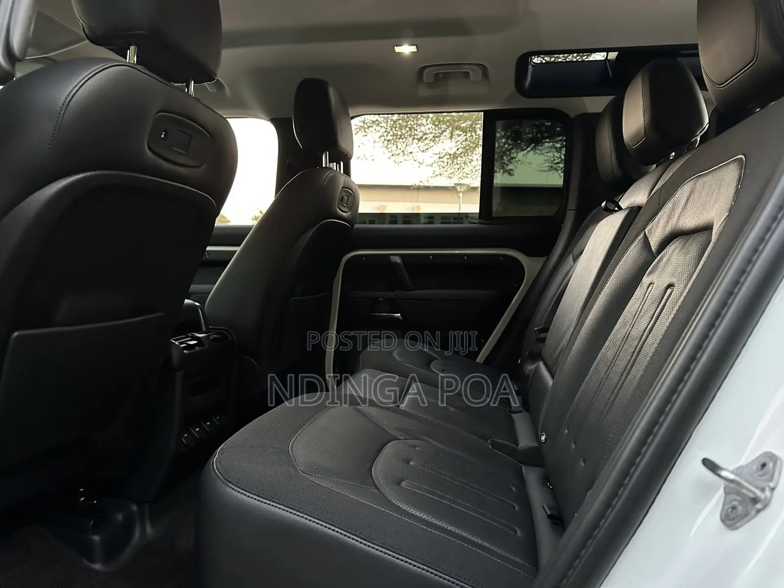 Land Rover Defender X-Dynamic SE 2022 White