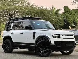 Land Rover Defender X-Dynamic SE 2022 White