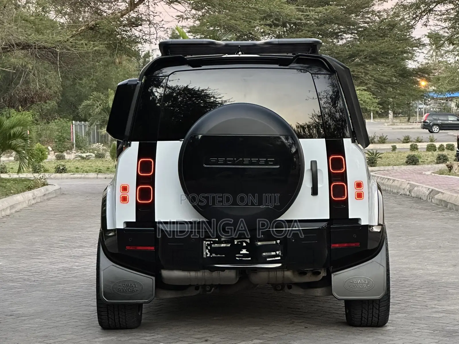 Land Rover Defender X-Dynamic SE 2022 White