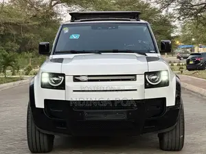 Land Rover Defender X-Dynamic SE 2022 White