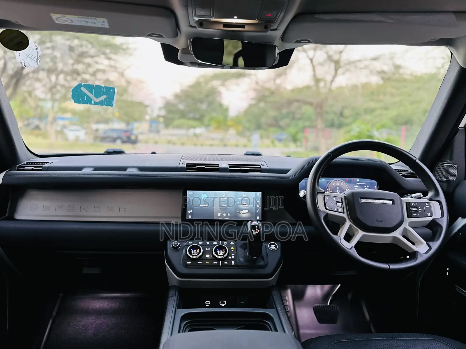 Land Rover Defender X-Dynamic SE 2022 White