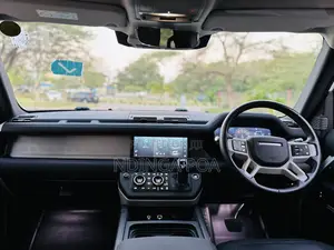 Land Rover Defender X-Dynamic SE 2022 White
