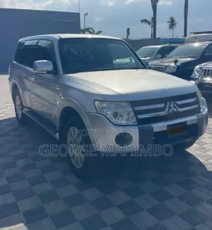 Mitsubishi Pajero 2004 Silver