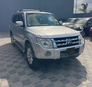 Mitsubishi Pajero 2004 Silver