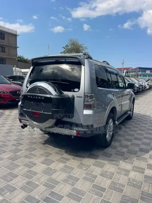 Mitsubishi Pajero 2004 Silver