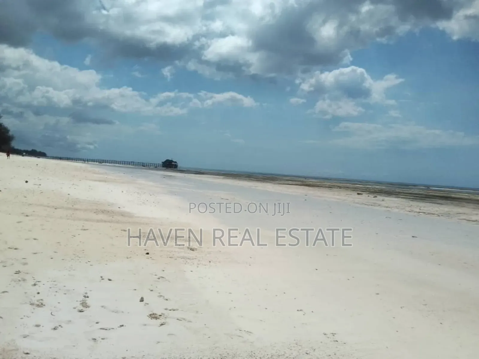 Kiwanja Kinauzwa Zanzibar