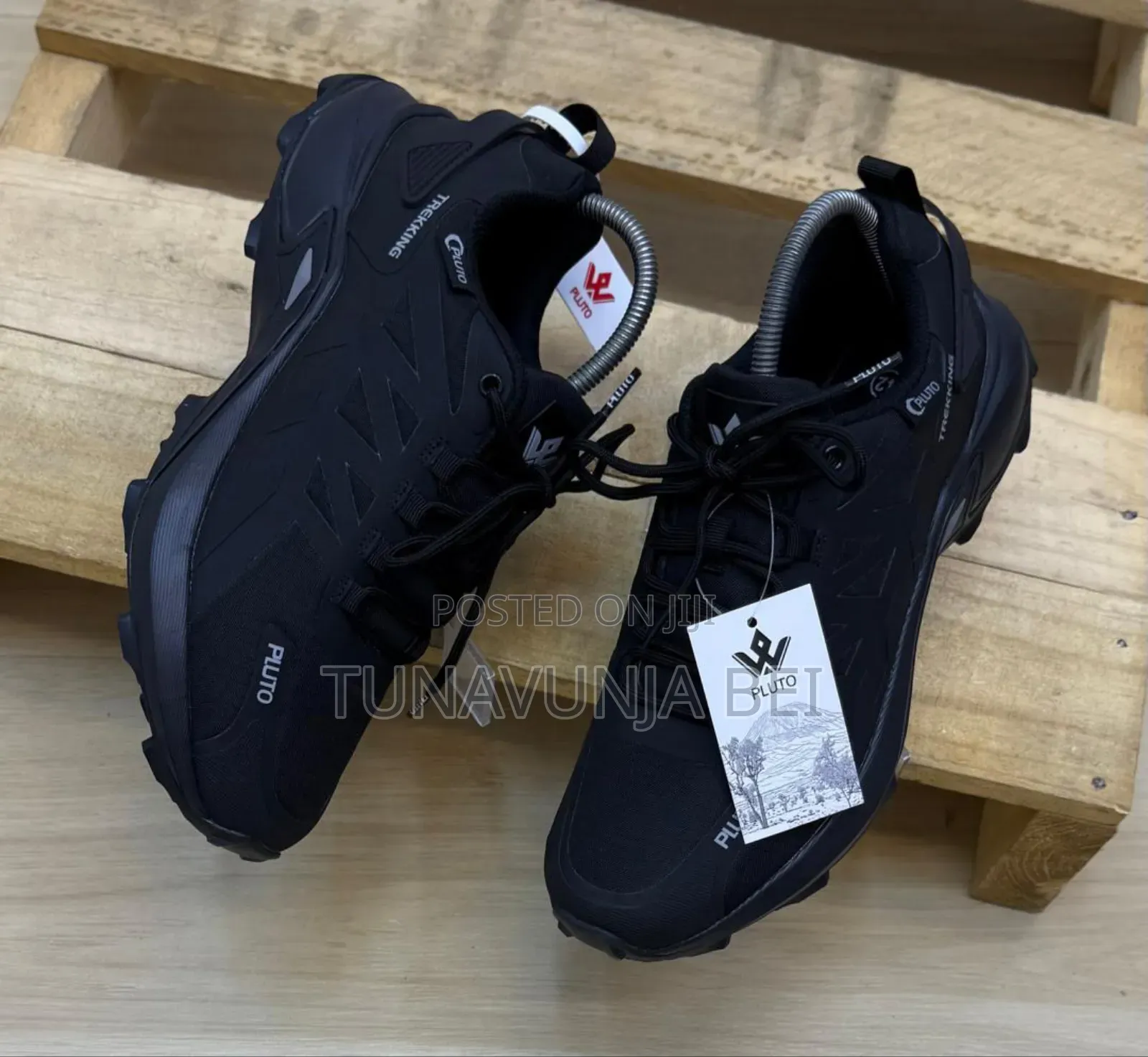 Pluto Sneakers
