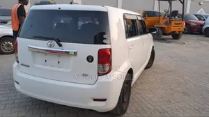 Toyota Corolla Rumion 2008 White