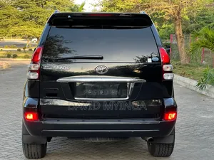 Toyota Land Cruiser Prado 2012 Black