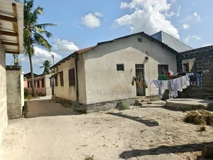 6bdrm House in Ukonga for sale