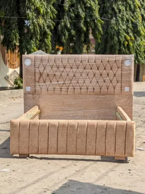 Kitanda Cha Bed Sofa Chenye Taa Na Seheme Ya Chaji