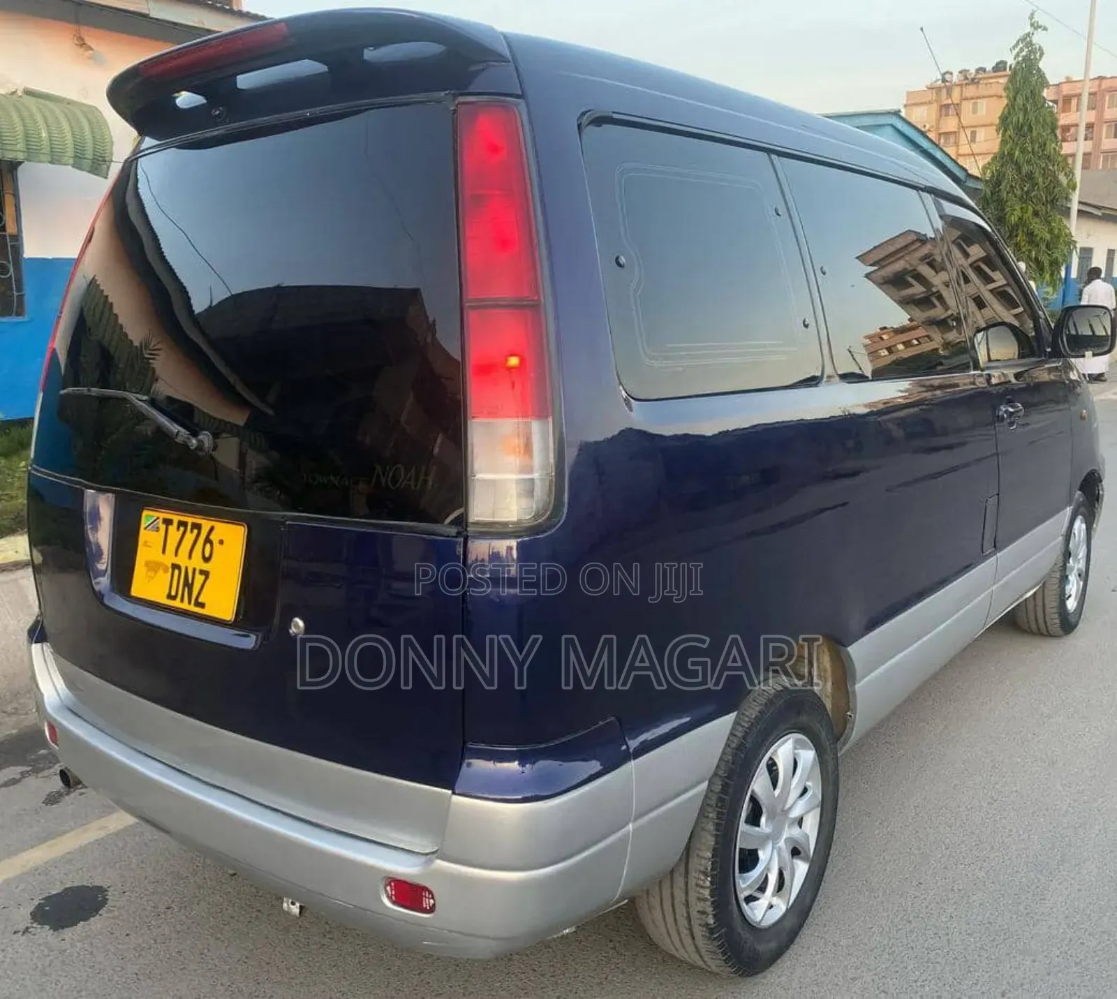 Toyota Noah 2001 Blue