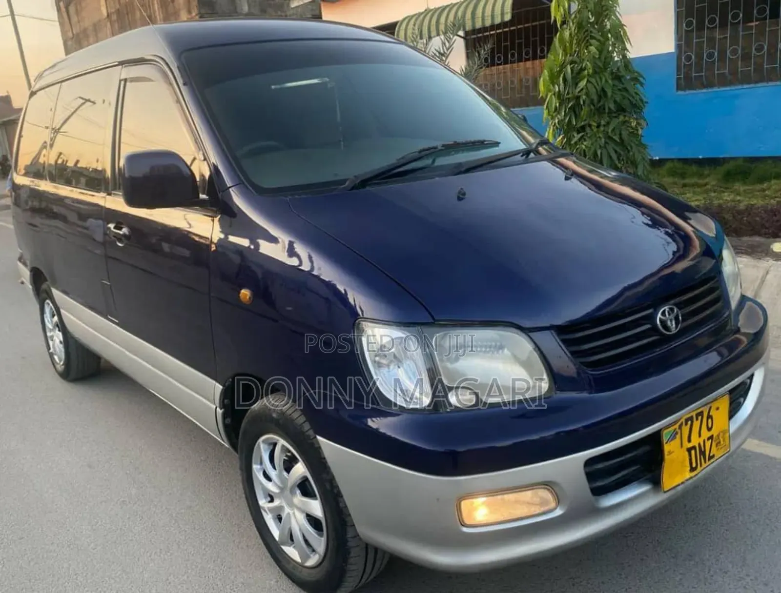 Toyota Noah 2001 Blue