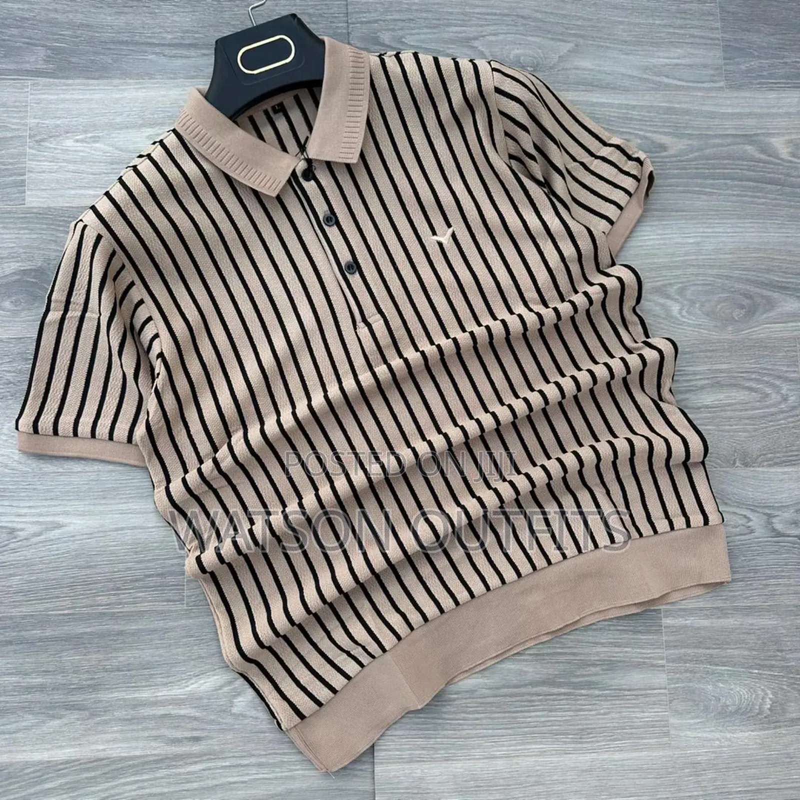 Formsix or T-Shirts Official That Haven't Round Collars