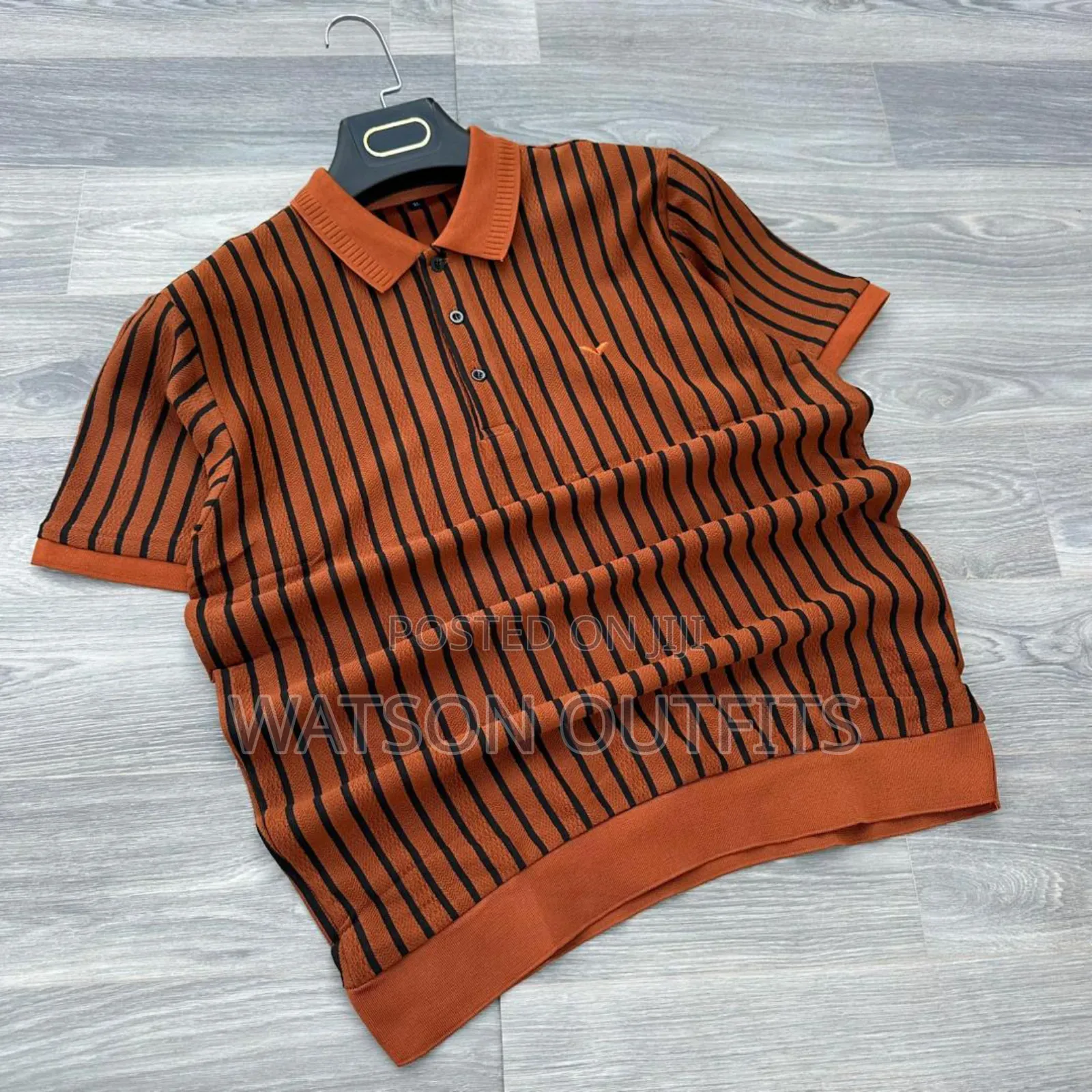 Formsix or T-Shirts Official That Haven't Round Collars