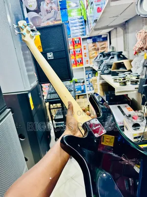 Ibanez Bass Guitar Nyuzi 5