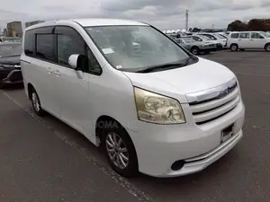 Toyota Noah 2009 Pearl