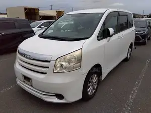 Toyota Noah 2009 Pearl