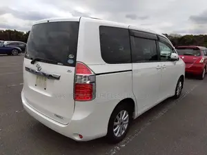 Toyota Noah 2009 Pearl