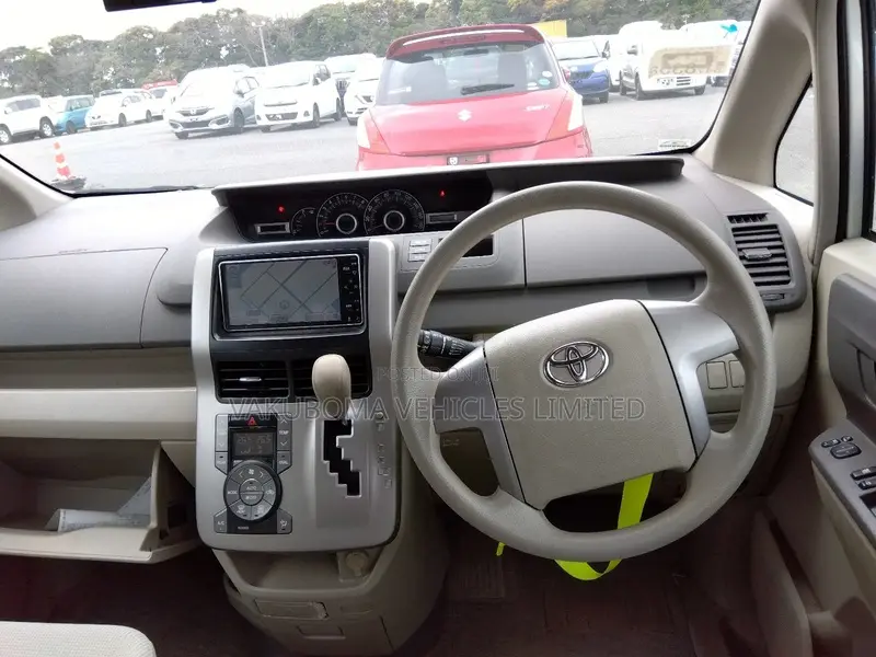 Toyota Noah 2009 Pearl