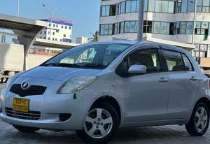 Toyota Vitz 2010 Silver