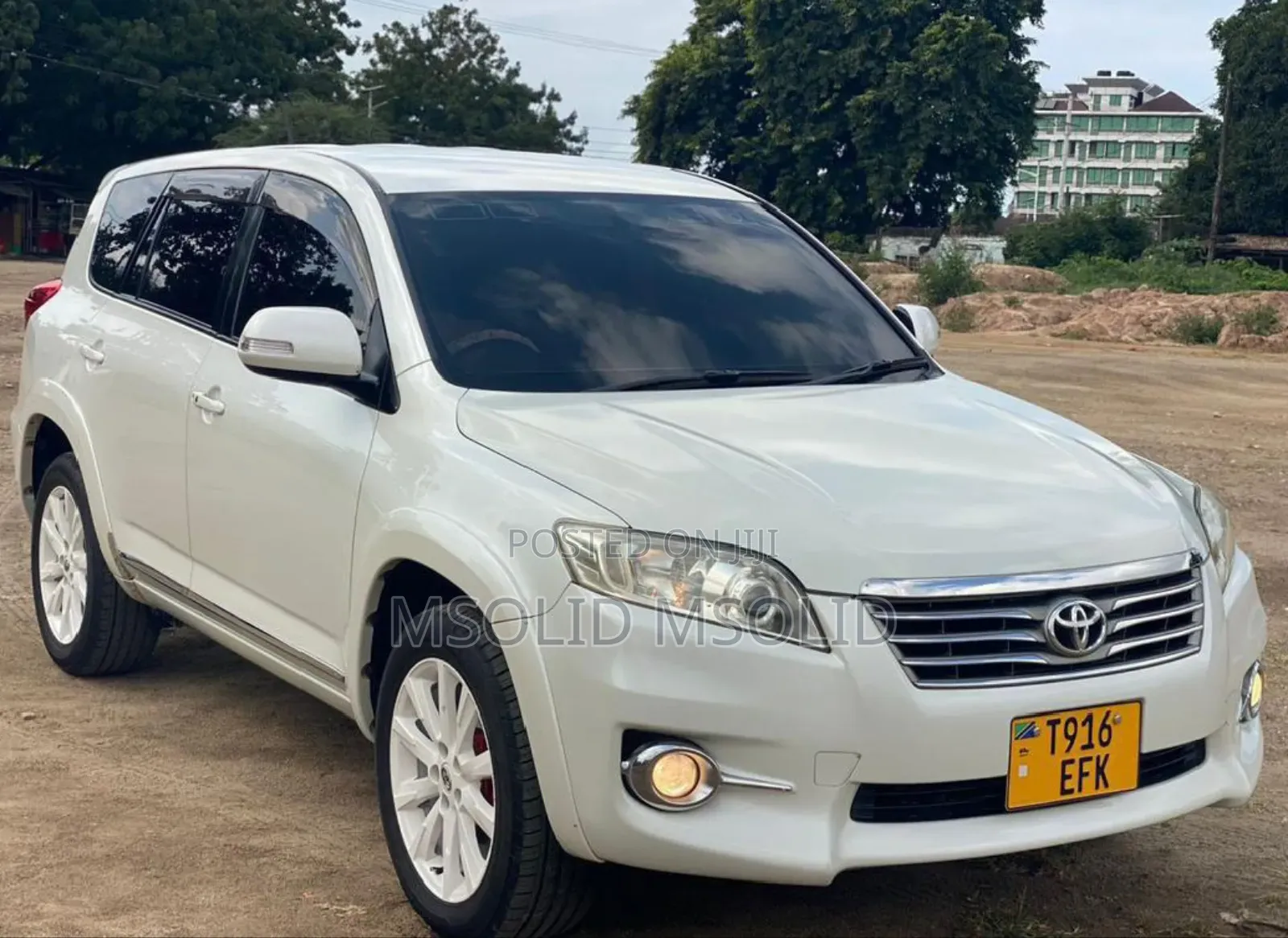 Toyota Vanguard 2011 White