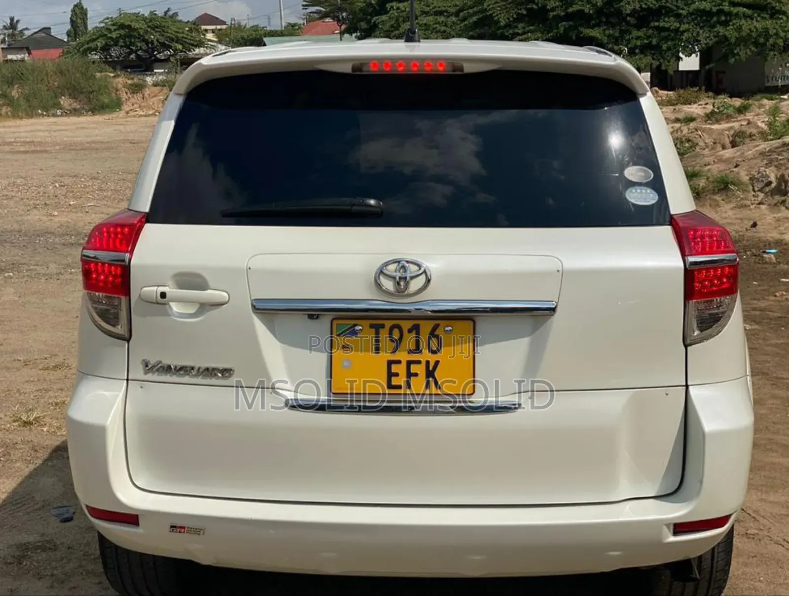 Toyota Vanguard 2011 White