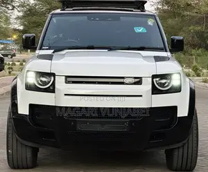 Land Rover Defender 2022 Off white