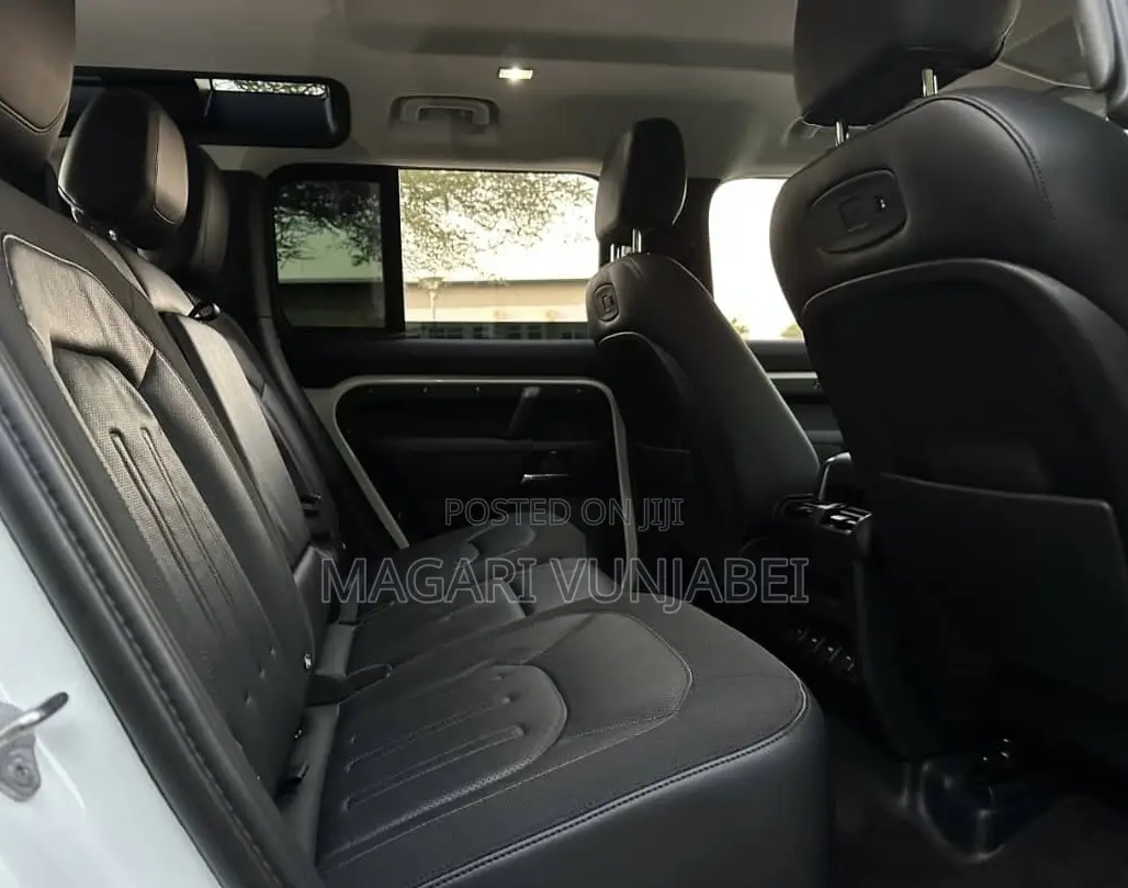 Land Rover Defender 2022 Off white