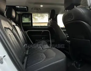 Land Rover Defender 2022 Off white