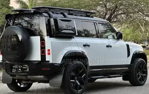 Land Rover Defender 2022 Off white