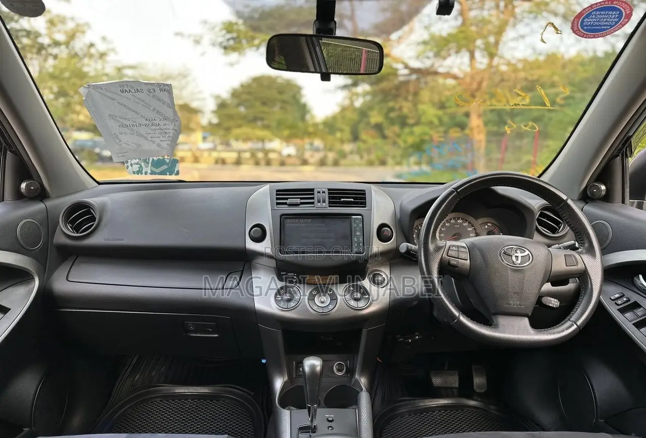 Toyota Vanguard 2011 Black