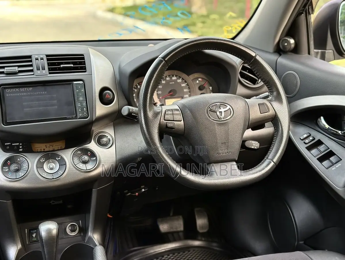 Toyota Vanguard 2011 Black