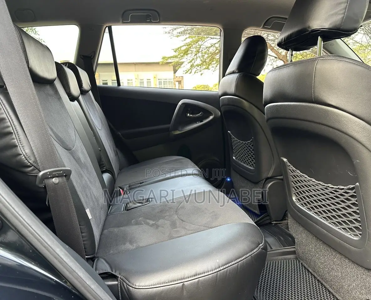 Toyota Vanguard 2011 Black