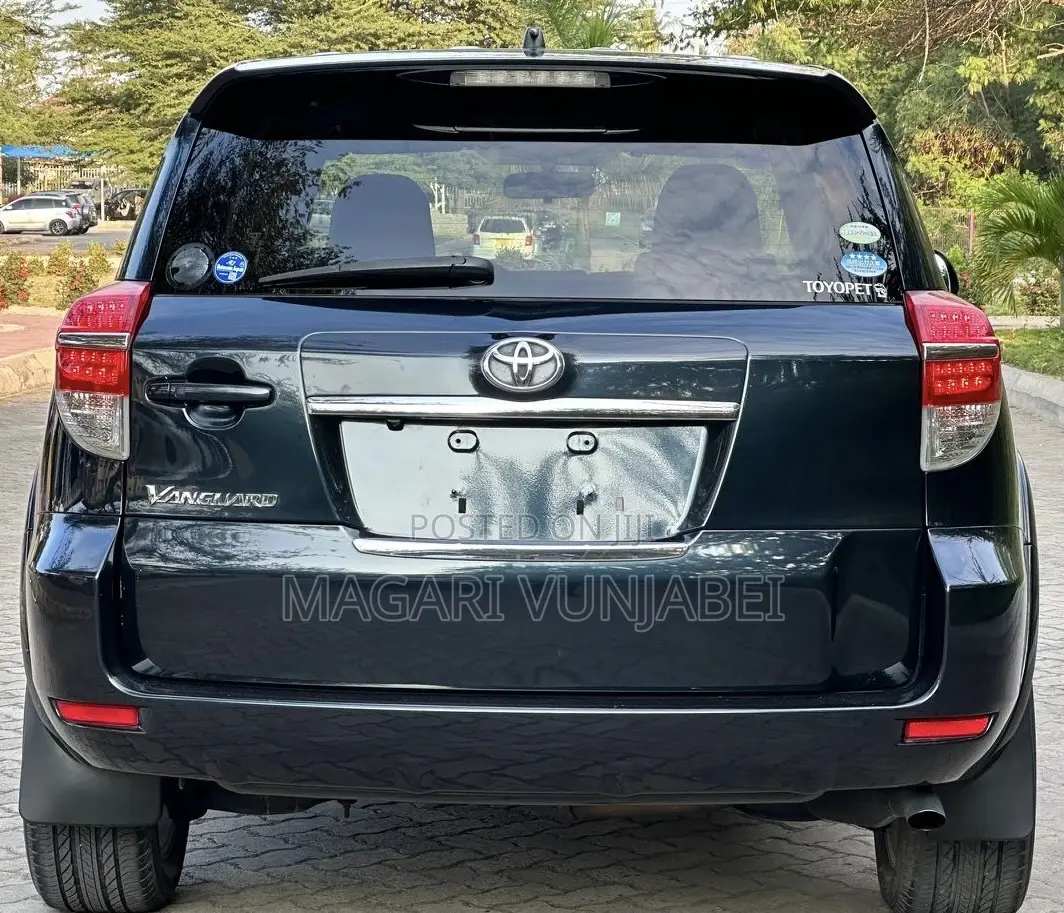 Toyota Vanguard 2011 Black
