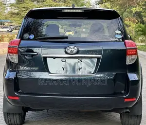 Toyota Vanguard 2011 Black