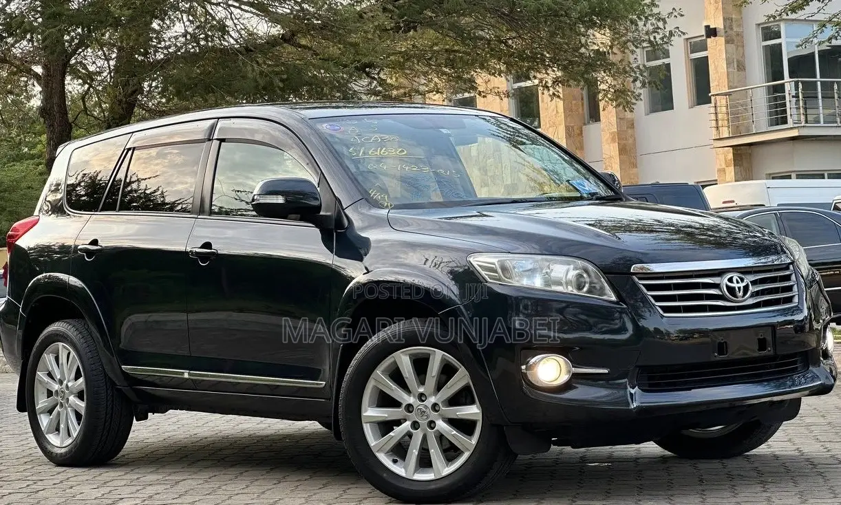 Toyota Vanguard 2011 Black