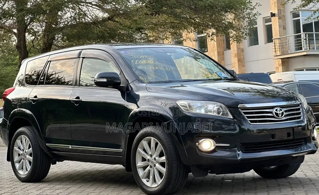 Toyota Vanguard 2011 Black
