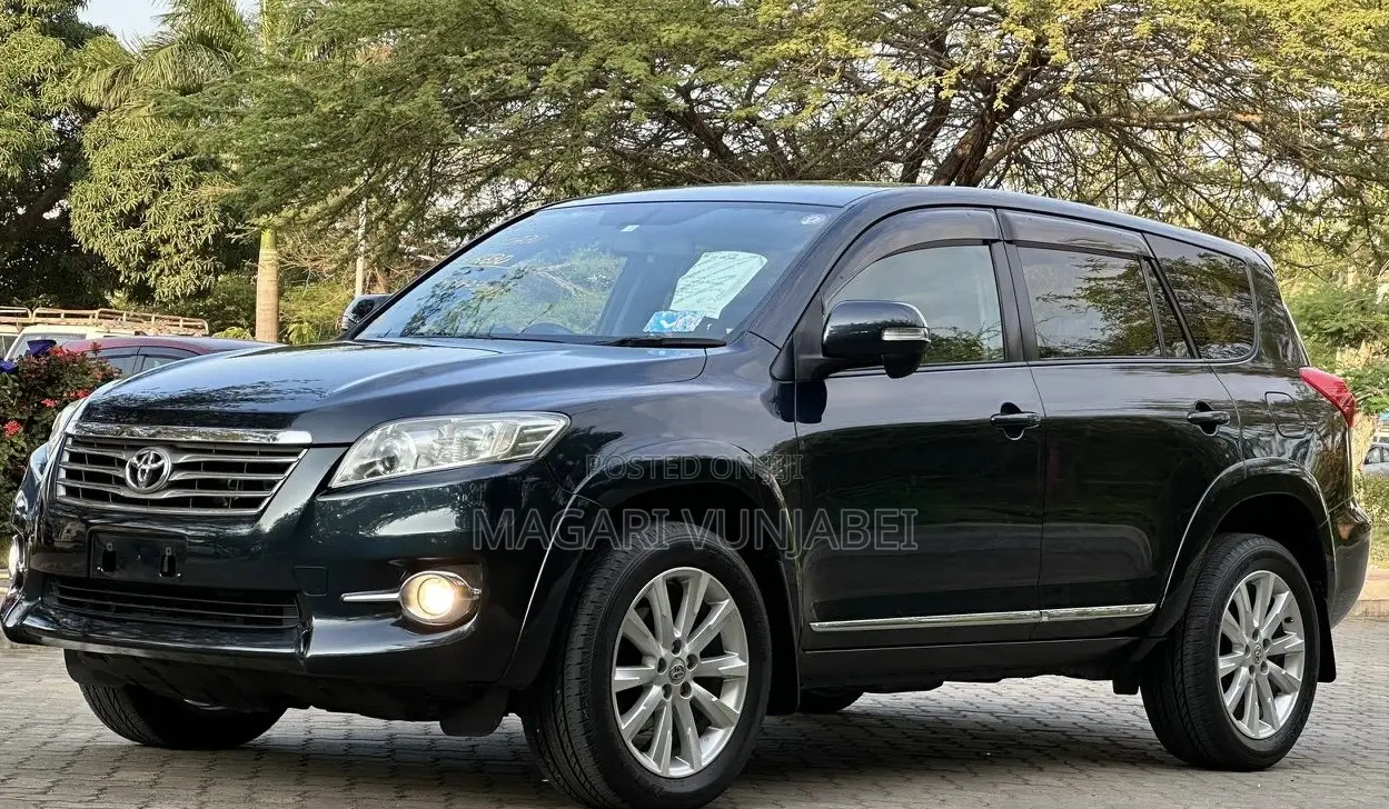 Toyota Vanguard 2011 Black