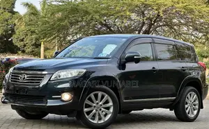Toyota Vanguard 2011 Black