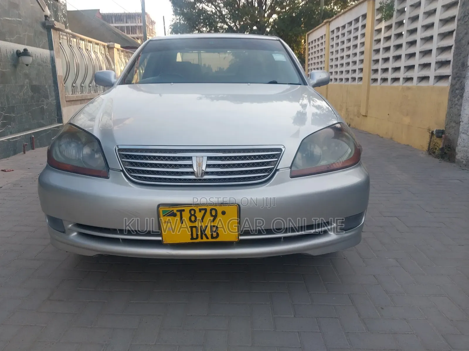 Toyota Mark II 2004 Silver